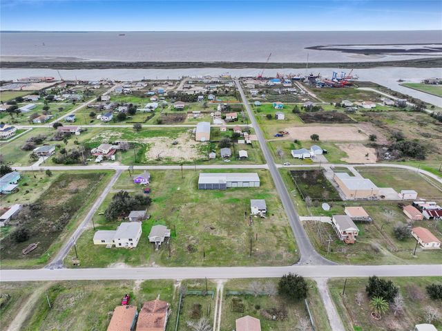 1426 Nelson Avenue, Port Bolivar, TX 77650