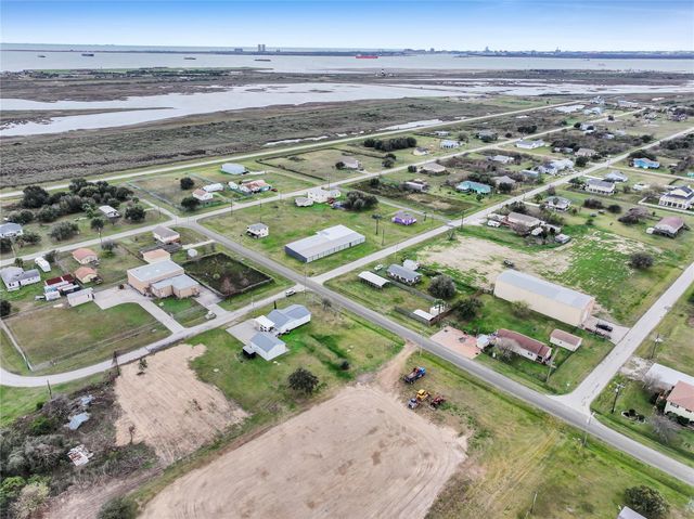 1426 Nelson Avenue, Port Bolivar, TX 77650