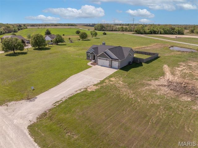 19179 McGwire Lane, Warrenton, MO 63383