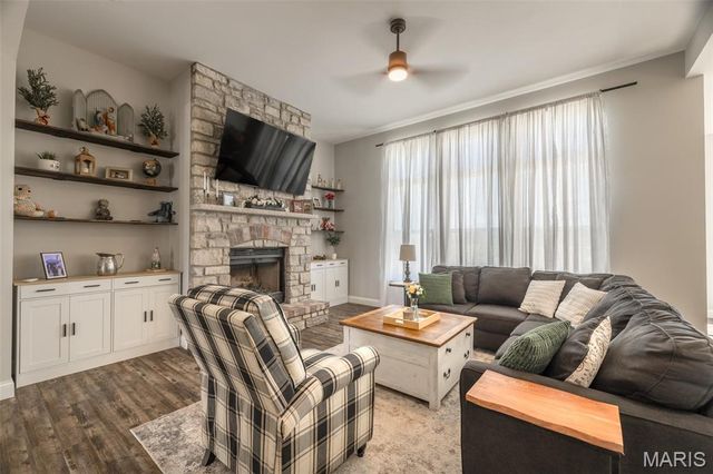 19179 McGwire Lane, Warrenton, MO 63383