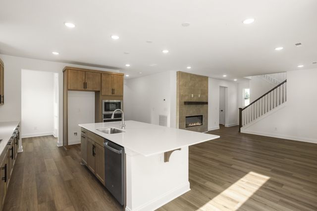 1559 Oaks Springs Drive, Columbia, TN 38401