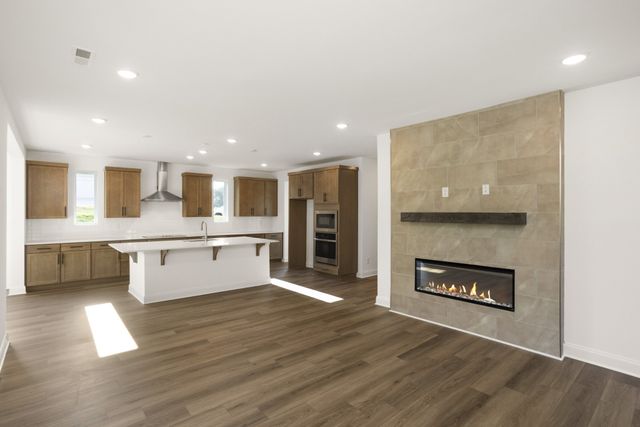 1559 Oaks Springs Drive, Columbia, TN 38401