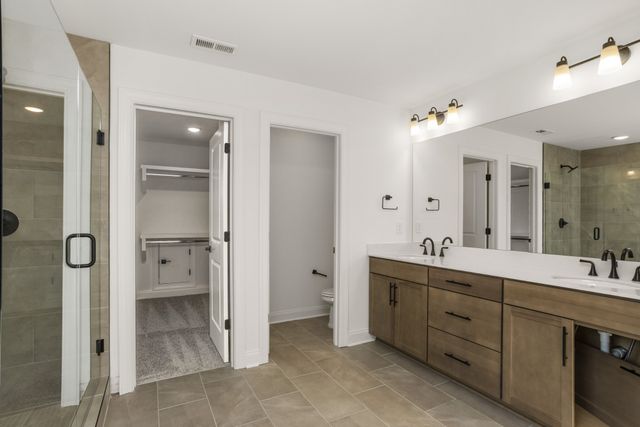 1559 Oaks Springs Drive, Columbia, TN 38401