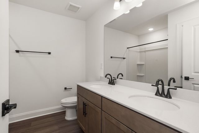 1559 Oaks Springs Drive, Columbia, TN 38401