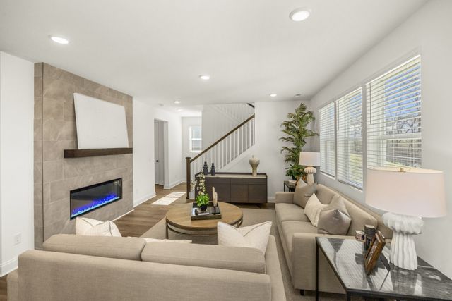 1559 Oaks Springs Drive, Columbia, TN 38401