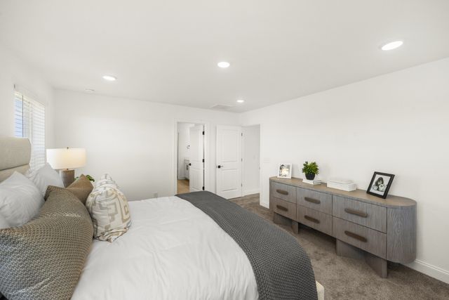 1559 Oaks Springs Drive, Columbia, TN 38401