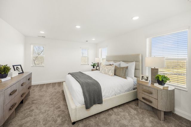 1559 Oaks Springs Drive, Columbia, TN 38401