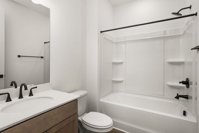 1559 Oaks Springs Drive, Columbia, TN 38401