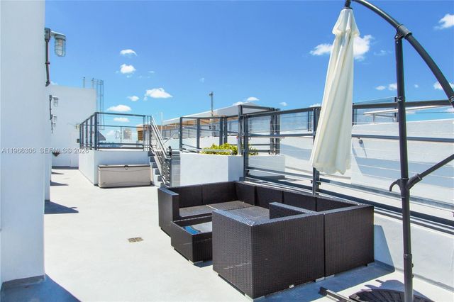 8101 Biscayne Blvd R-613, Miami, FL 33138