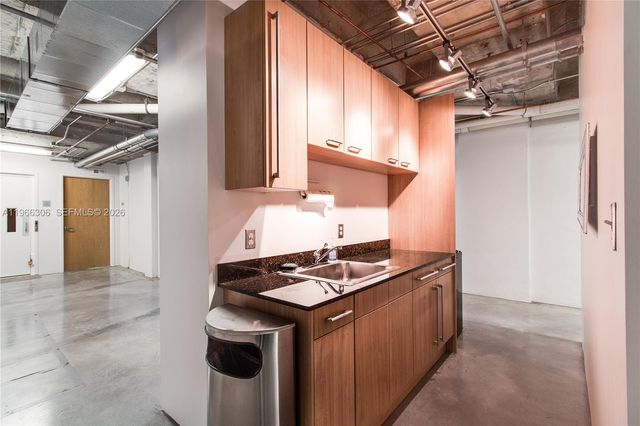 8101 Biscayne Blvd R-613, Miami, FL 33138