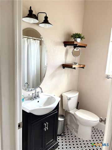 17690 Fm 1123, Holland, TX 76534