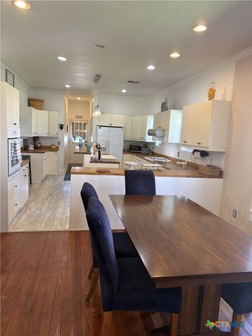 17690 Fm 1123, Holland, TX 76534