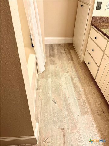 17690 Fm 1123, Holland, TX 76534