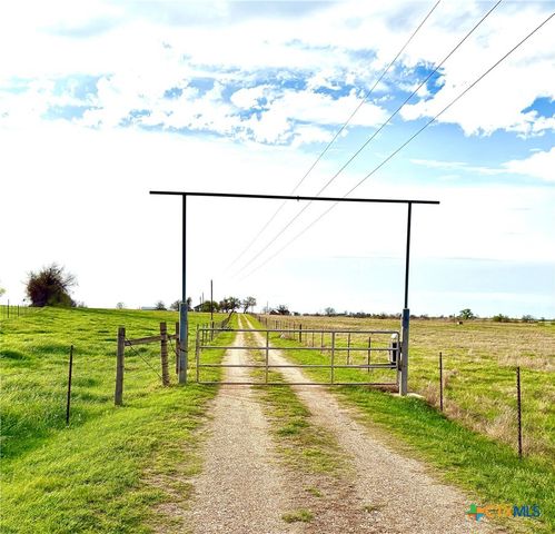 17690 Fm 1123, Holland, TX 76534