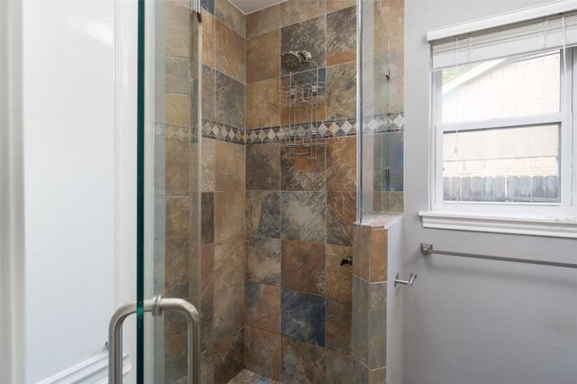 2119 Williamsburg Court S, League City, TX 77573