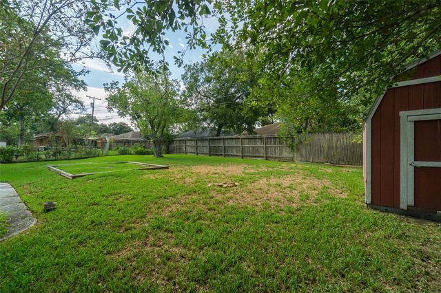 2119 Williamsburg Court S, League City, TX 77573