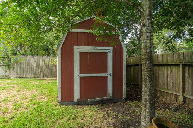 2119 Williamsburg Court S, League City, TX 77573