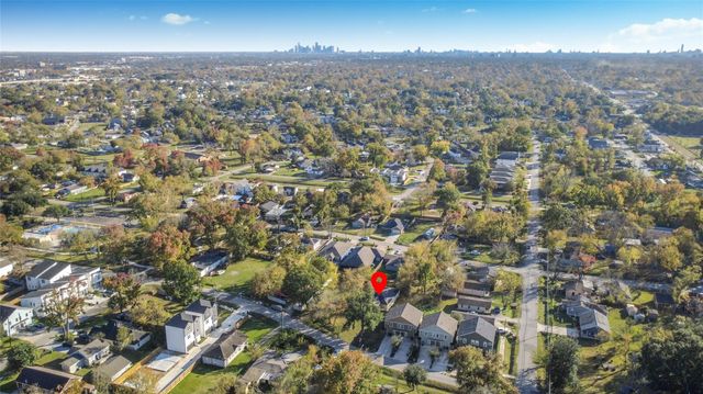 1039 Marcolin Street, Houston, TX 77088