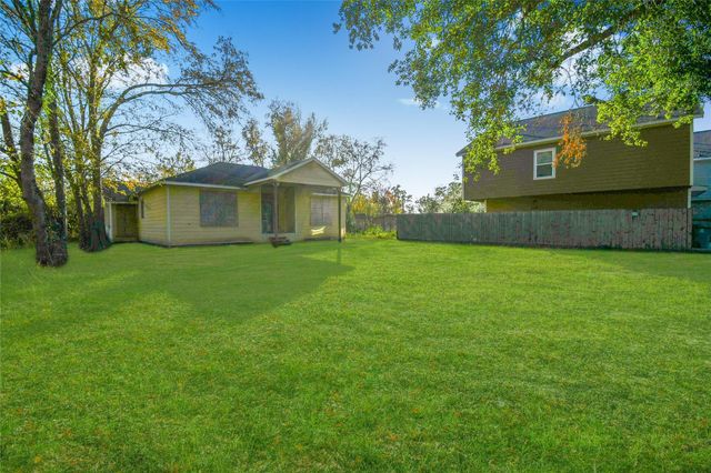 1039 Marcolin Street, Houston, TX 77088