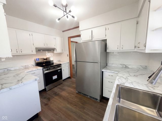 8230 E 11th Street, Indianapolis, IN 46219