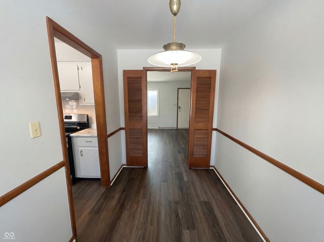 8230 E 11th Street, Indianapolis, IN 46219