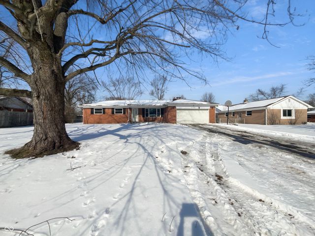 8230 E 11th Street, Indianapolis, IN 46219