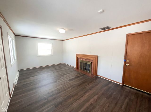 8230 E 11th Street, Indianapolis, IN 46219