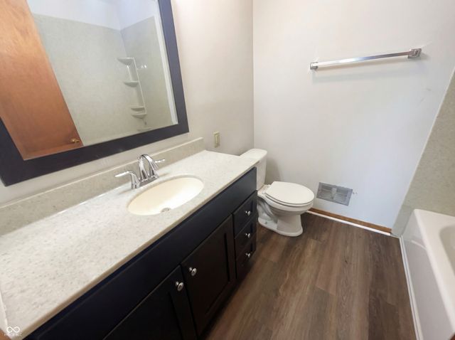 8230 E 11th Street, Indianapolis, IN 46219