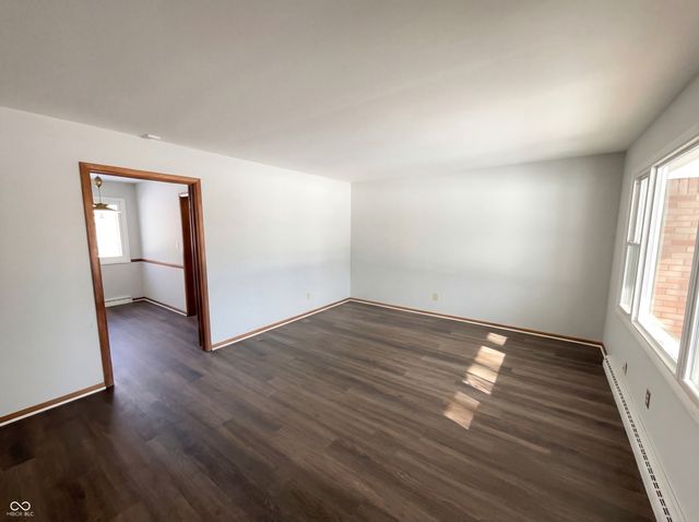 8230 E 11th Street, Indianapolis, IN 46219