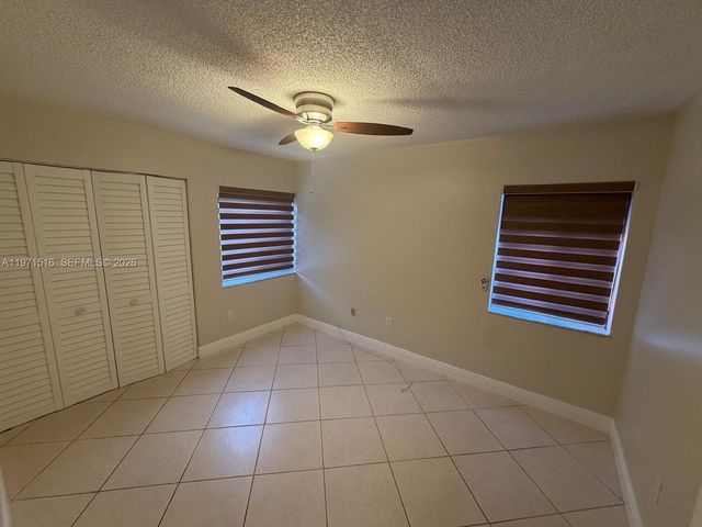 8886 SW 6th St 8886, Miami, FL 33174