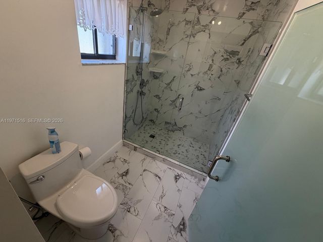 8886 SW 6th St 8886, Miami, FL 33174