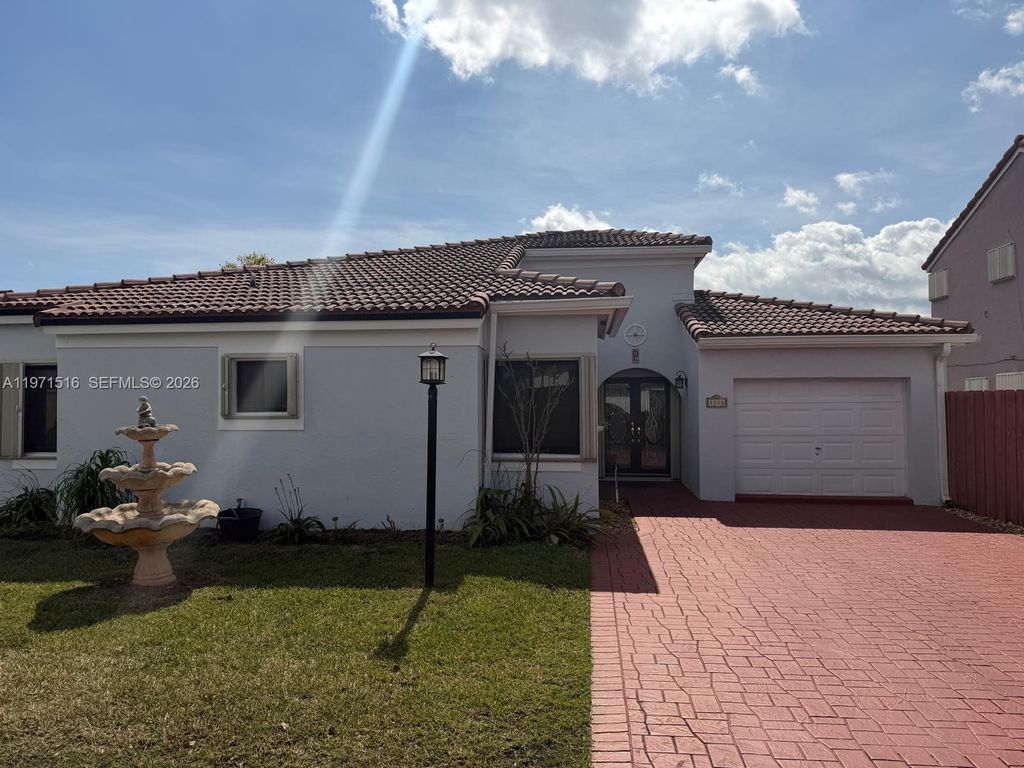 8886 SW 6th St 8886, Miami, FL 33174