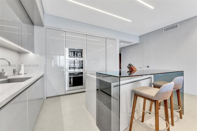 18975 Collins Avenue 1002, Sunny Isles Beach, FL 33160