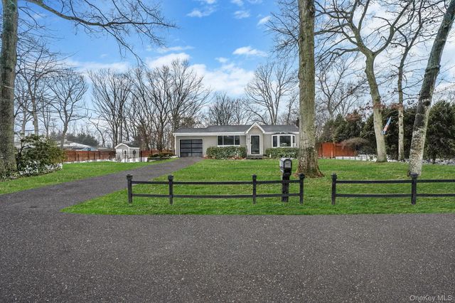 100 Parkside Avenue, Miller Place, NY 11764