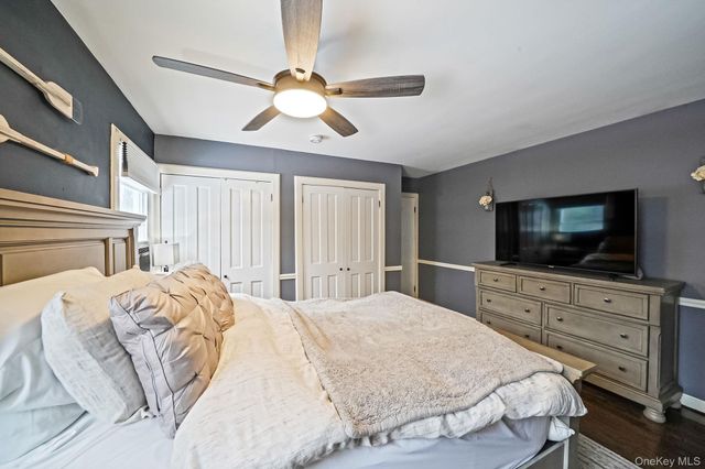 100 Parkside Avenue, Miller Place, NY 11764