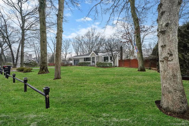 100 Parkside Avenue, Miller Place, NY 11764