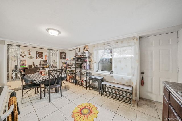 100 Parkside Avenue, Miller Place, NY 11764