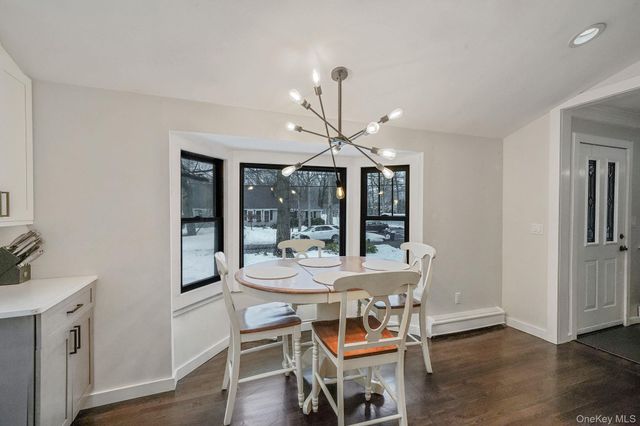 100 Parkside Avenue, Miller Place, NY 11764