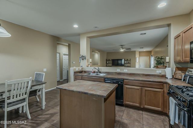 926 W Via De Gala, Sahuarita, AZ 85629