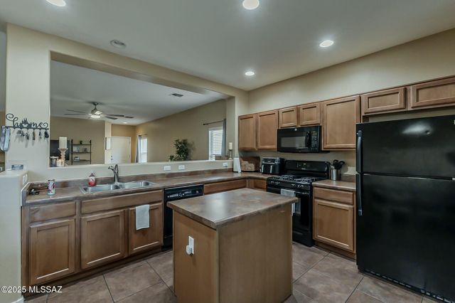 926 W Via De Gala, Sahuarita, AZ 85629