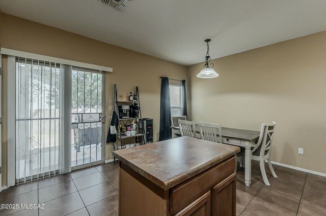 926 W Via De Gala, Sahuarita, AZ 85629