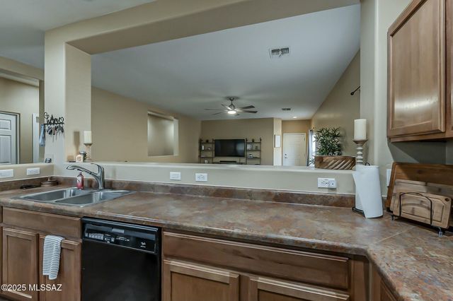 926 W Via De Gala, Sahuarita, AZ 85629