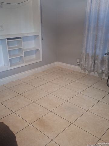 1105 N Center St, San Antonio, TX 78202