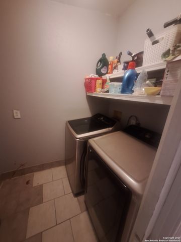 1105 N Center St, San Antonio, TX 78202