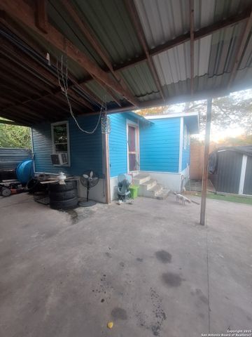 1105 N Center St, San Antonio, TX 78202