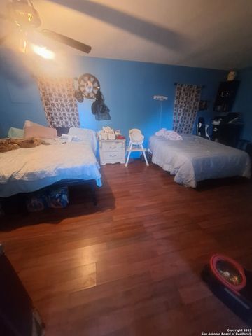 1105 N Center St, San Antonio, TX 78202