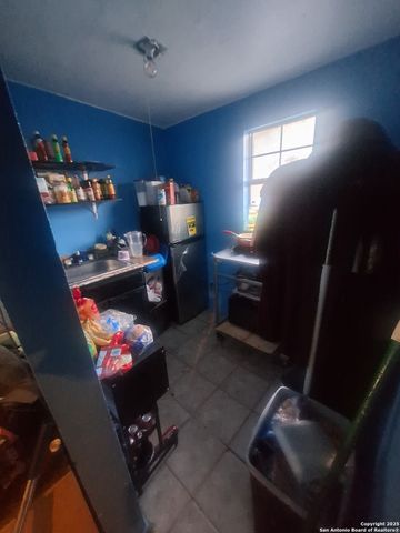 1105 N Center St, San Antonio, TX 78202