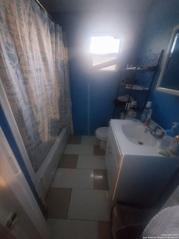 1105 N Center St, San Antonio, TX 78202