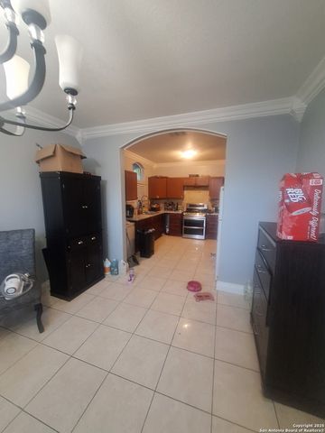 1105 N Center St, San Antonio, TX 78202