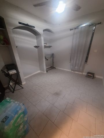 1105 N Center St, San Antonio, TX 78202